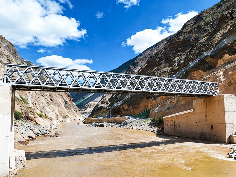 Pont en treillis galvanisé à grande portée
