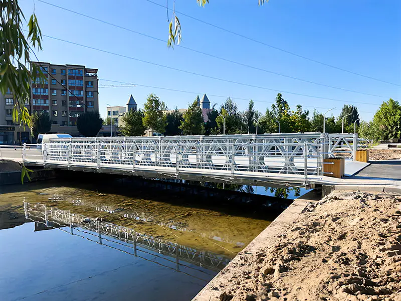 Pont Bailey CB 100, pont Bailey galvanisé renforcé à une seule couche, à trois rangées et à deux voies