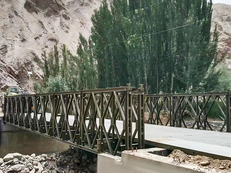 CB 100 Bailey Bridge Pont Bailey peint à une seule rangée et à deux rangées